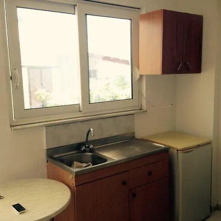 Apartment Fanes